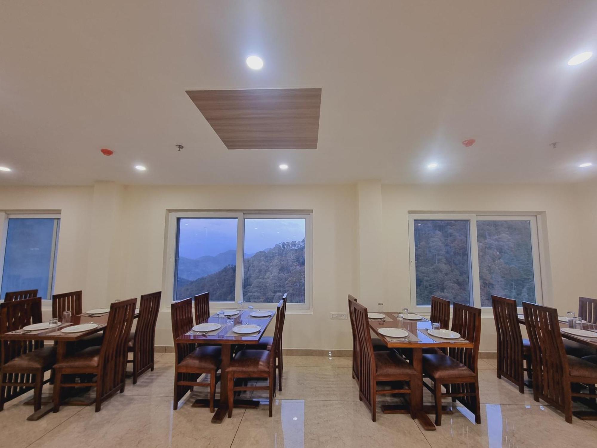 Hotel Pines And Peeks By Tws Hotels Dalhousie Exterior foto