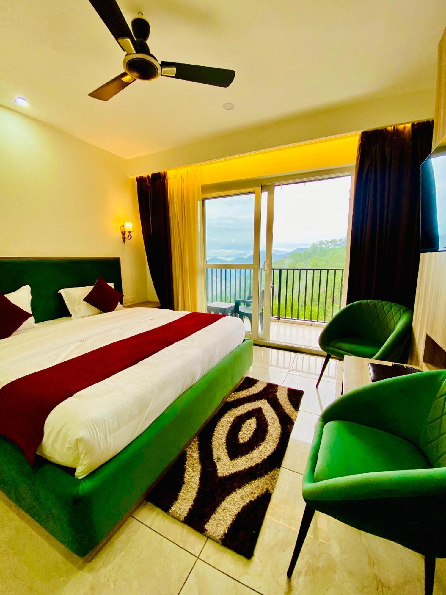 Hotel Pines And Peeks By Tws Hotels Dalhousie Exterior foto