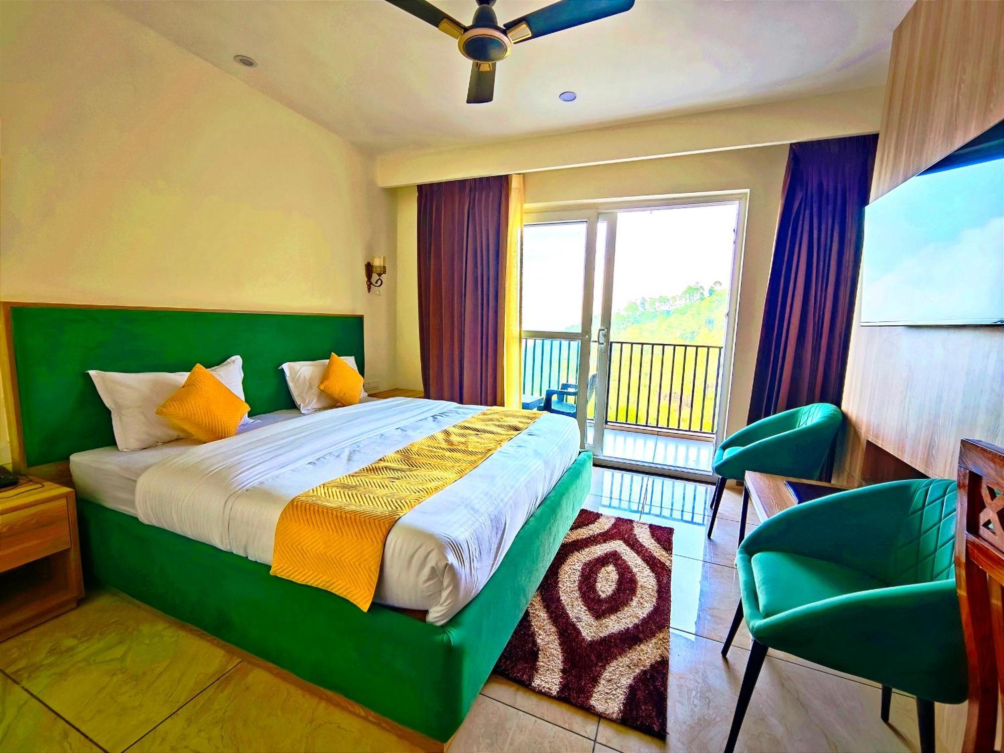 Hotel Pines And Peeks By Tws Hotels Dalhousie Exterior foto