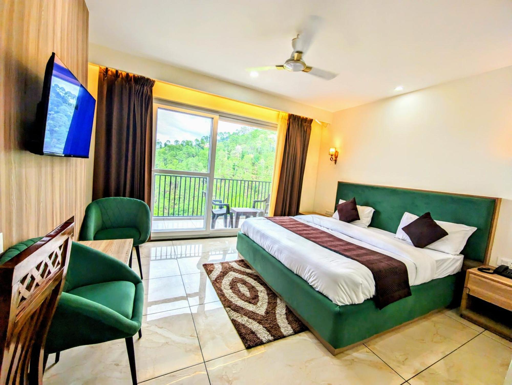 Hotel Pines And Peeks By Tws Hotels Dalhousie Exterior foto